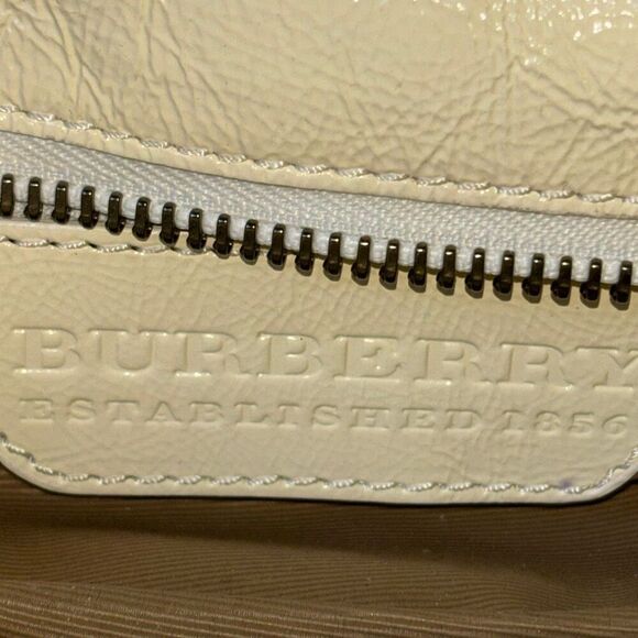 Burberry House Nova Check woven white patent leather purse bag